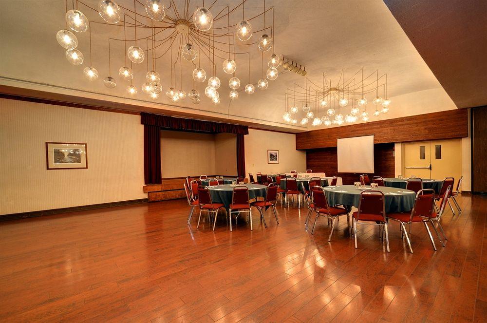 Ramada By Wyndham Pinewood Park Resort North Bay Exteriér fotografie