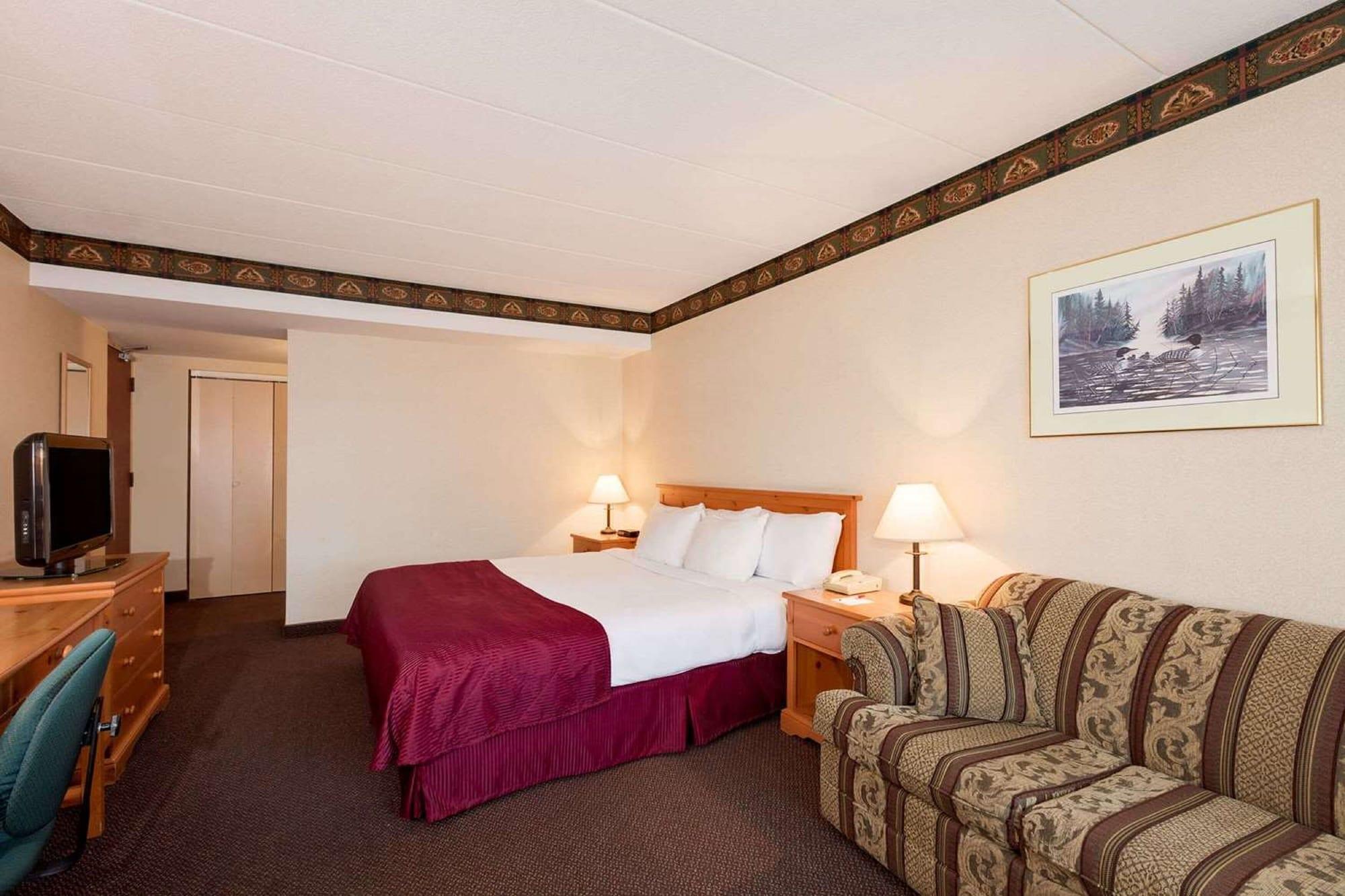 Ramada By Wyndham Pinewood Park Resort North Bay Exteriér fotografie