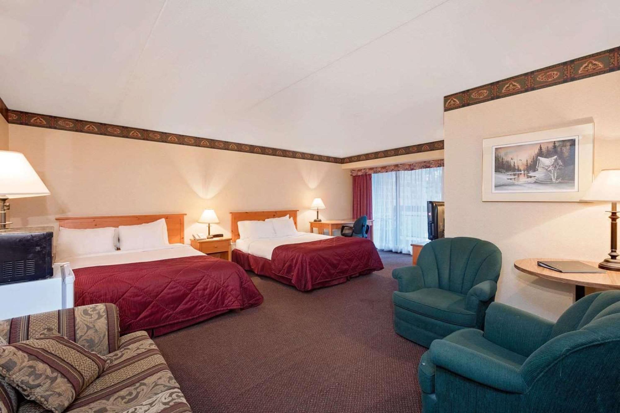 Ramada By Wyndham Pinewood Park Resort North Bay Exteriér fotografie