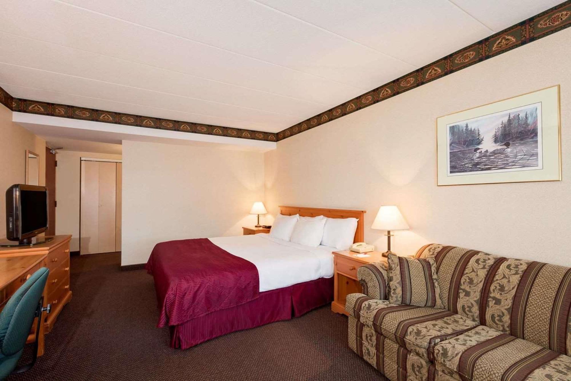 Ramada By Wyndham Pinewood Park Resort North Bay Exteriér fotografie