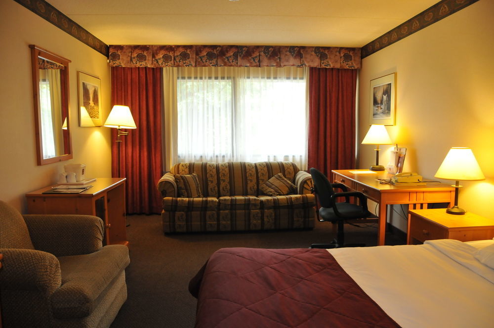 Ramada By Wyndham Pinewood Park Resort North Bay Exteriér fotografie