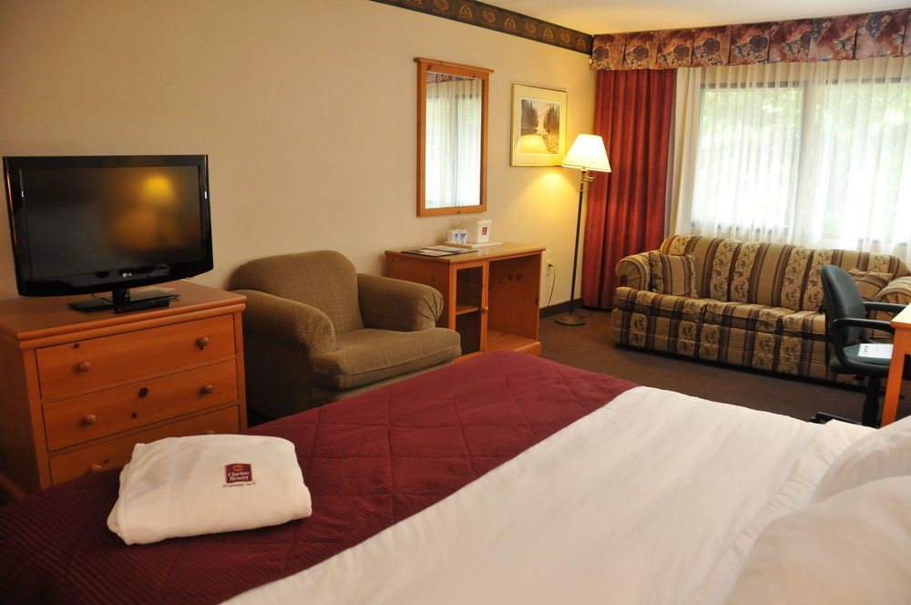 Ramada By Wyndham Pinewood Park Resort North Bay Exteriér fotografie