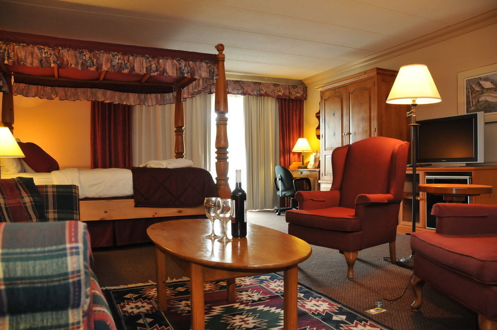 Ramada By Wyndham Pinewood Park Resort North Bay Exteriér fotografie
