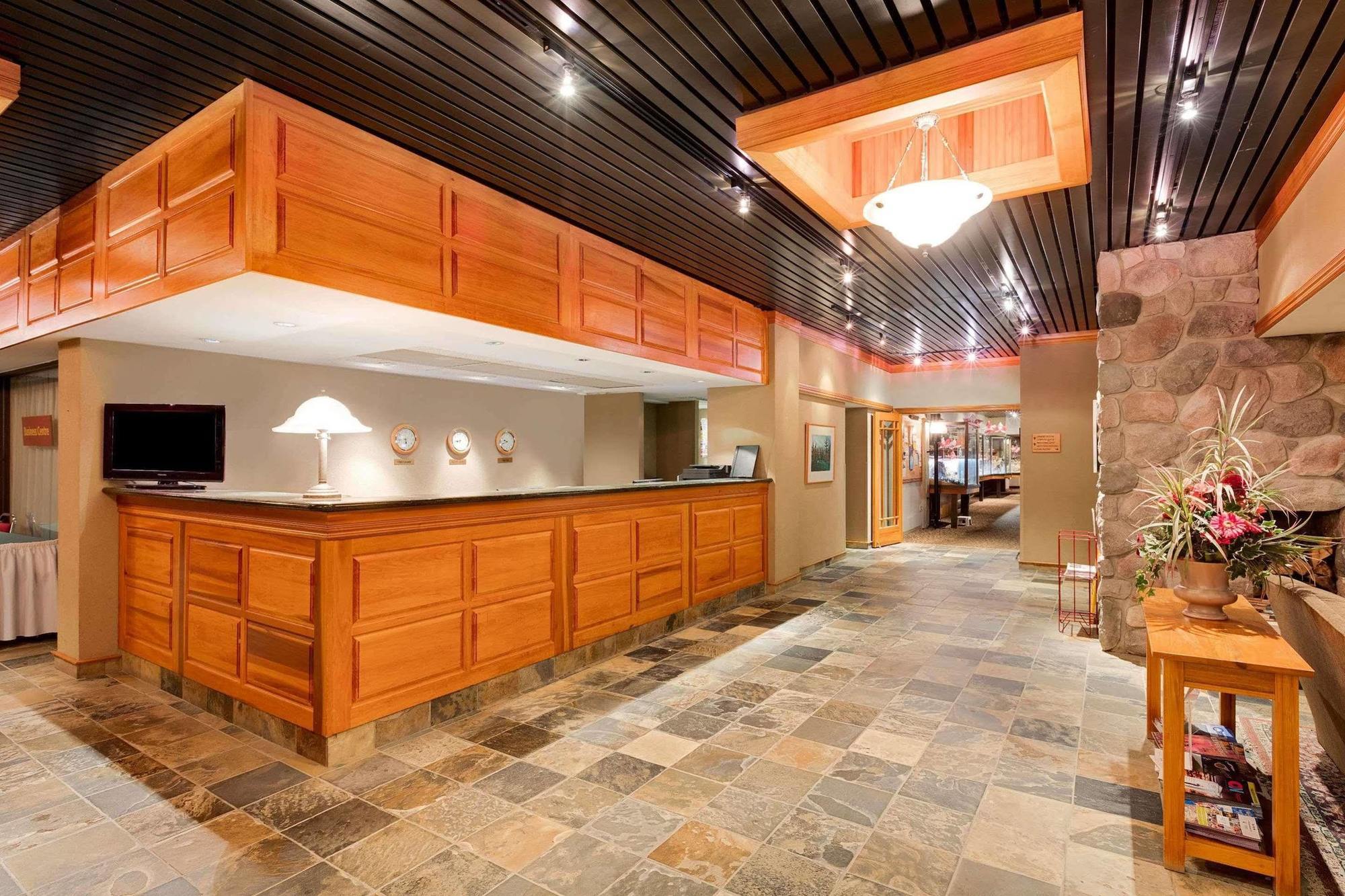 Ramada By Wyndham Pinewood Park Resort North Bay Exteriér fotografie