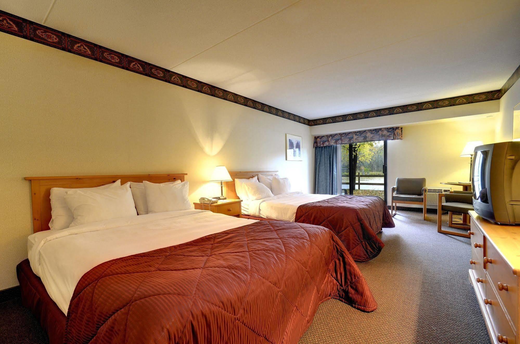 Ramada By Wyndham Pinewood Park Resort North Bay Pokoj fotografie